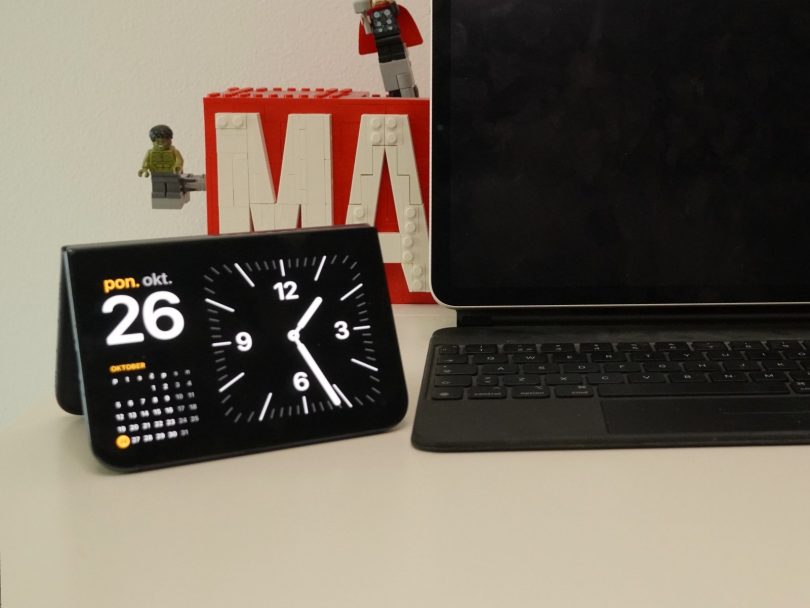 PRVI VTIS (TEST) iPhone Duo: Zakaj Apple prodaja bučke, da guba ni opazna?