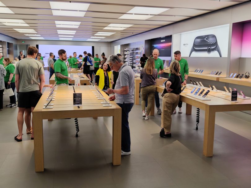 Trump »AMERIŠKEGA« iPhona ne bo dočakal