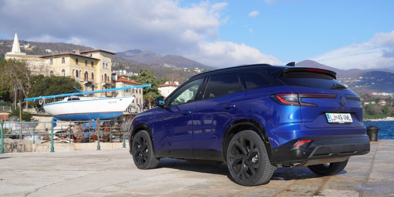 Renault Austral: Z višjo kakovostjo, naprednejšo tehnologijo in več prostora proti vrhu razreda? (#video)
