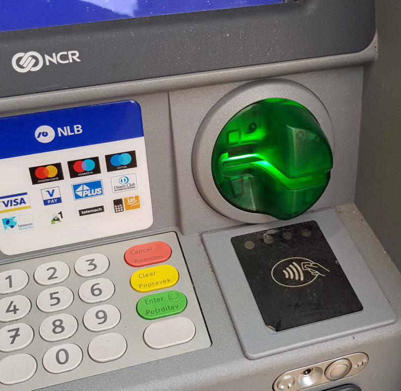 NLB uvaja brezstične bankomate in napoveduje plačevanje s telefoni