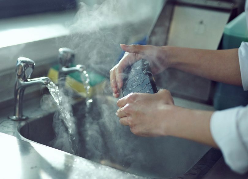 Robustni telefoni eden za drugim prihajajo v prodajo s popolnoma zastarelo tehnologijo