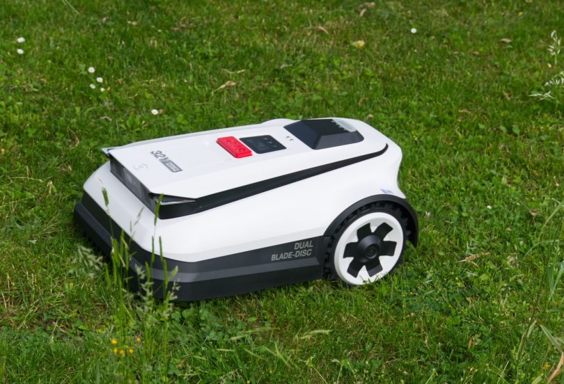 Ecovacs GOAT A-1600: Brez težav ji prepustite tudi večje vrtove (#video)