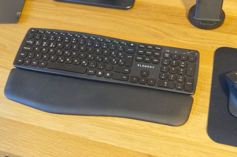 KRATKI TEST Element Ergo S: Funkcijsko odlična, za tipkanje nič posebnega