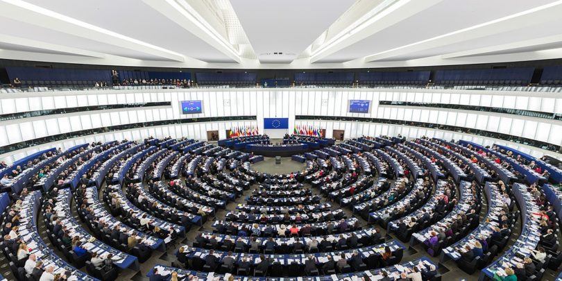 Direktiva o avtorskih pravicah gre nazaj v razpravo