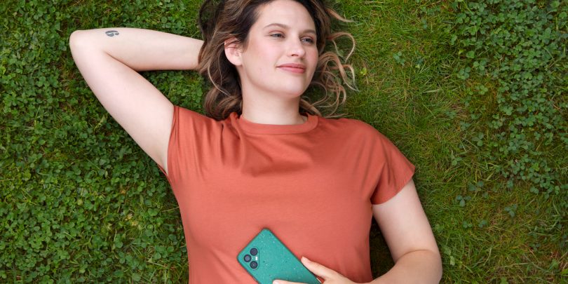 Androidni telefon z rekordno garancijo in programsko podporo
