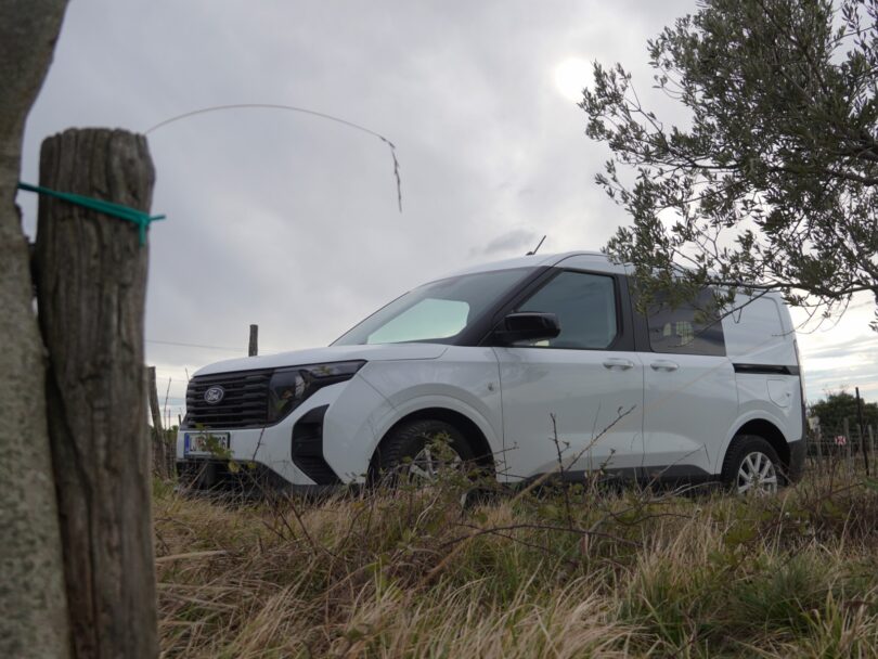PRAKTIČNO Ford Courier: Vse dobro, dokler ne želiš vanj pospraviti »lojtre«