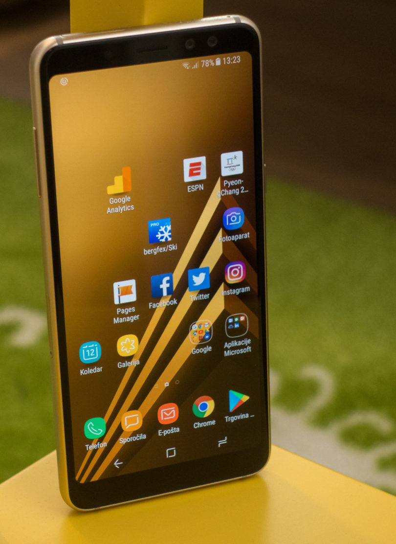 Samsung Galaxy A8: Veliko sodobnega in nekaj nepotrebnih omejitev