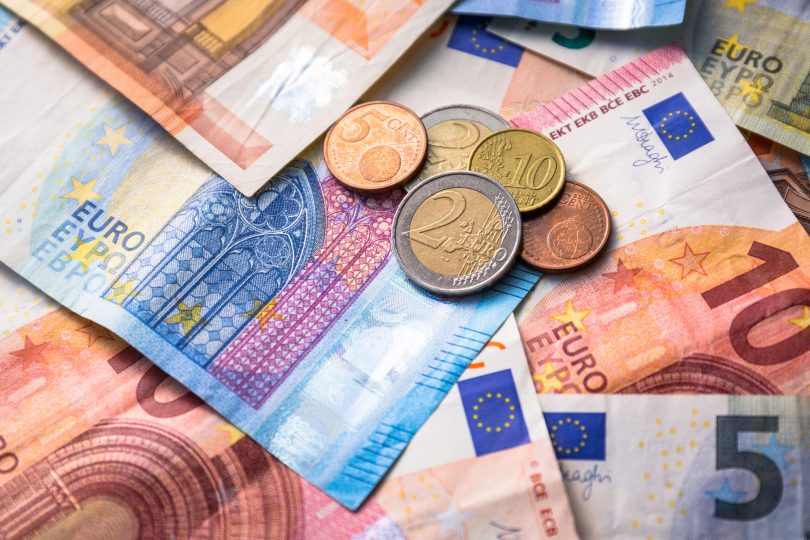 Vpis pravice do gotovine v ustavo je nepotreben in tudi večplastno škodljiv