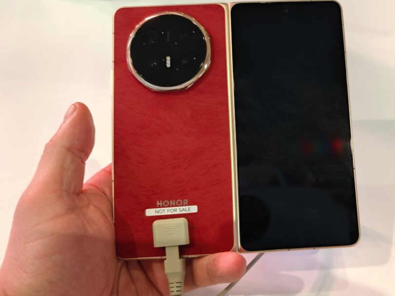 MWC 2026: »LIFTING« zaslona, da bi se znebili gube!