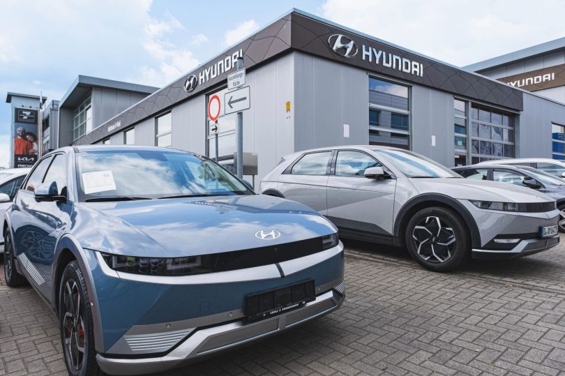 SOBOTNO IZBIRANJE: Če ni izbire doma, po rabljeno vozilo v tujino?