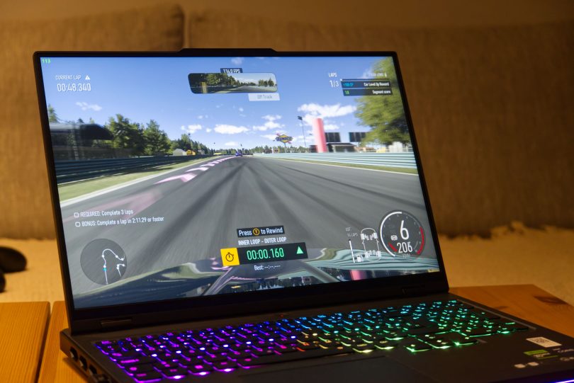 KRATKI TEST Lenovo Legion Pro 7: Ena najhujših zverin doslej