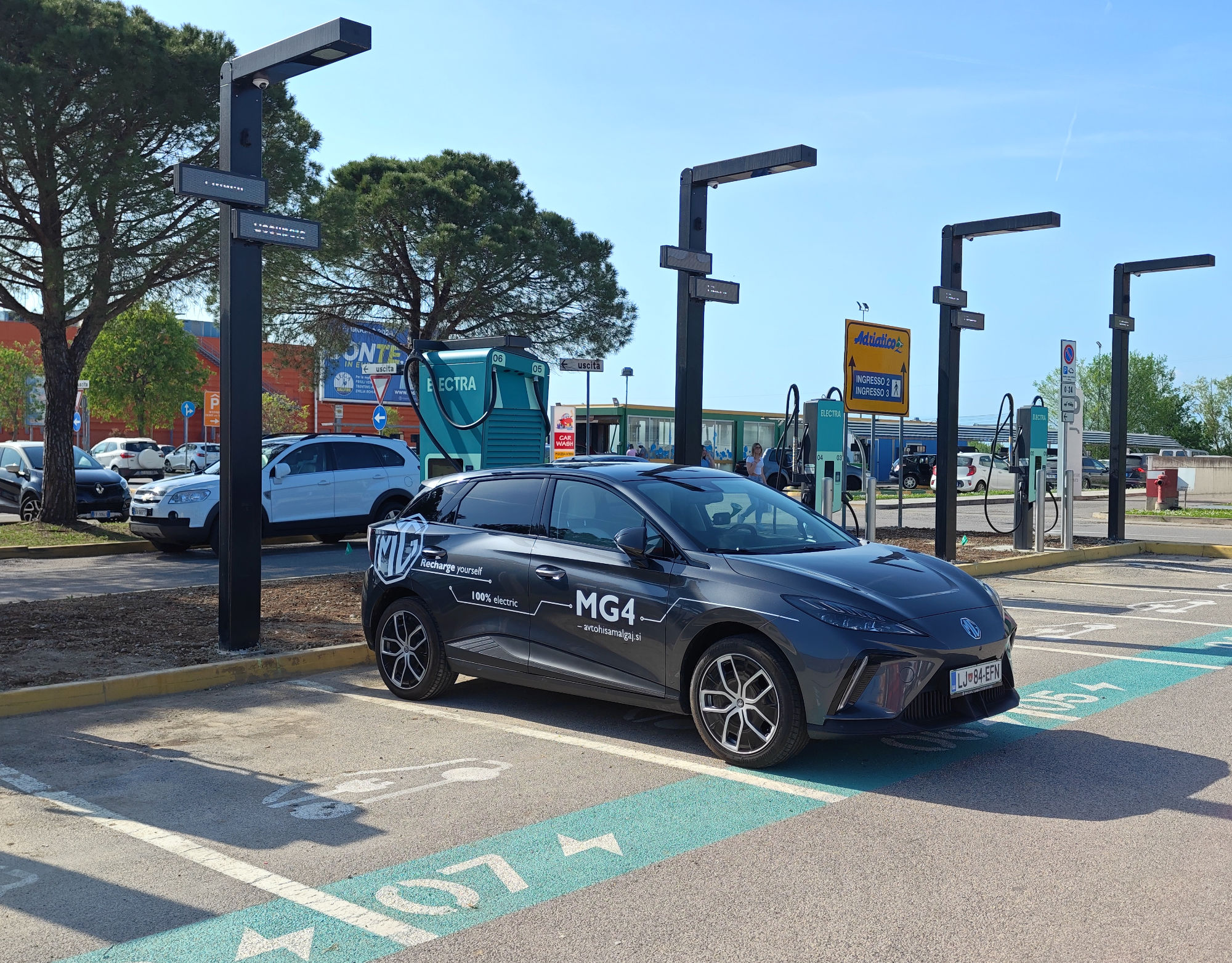 MG4Polnilnica1.jpg?w=640