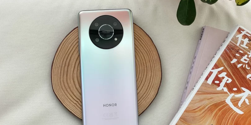 HONOR Magic4 Lite 5G: Dovolj energije za ves dan