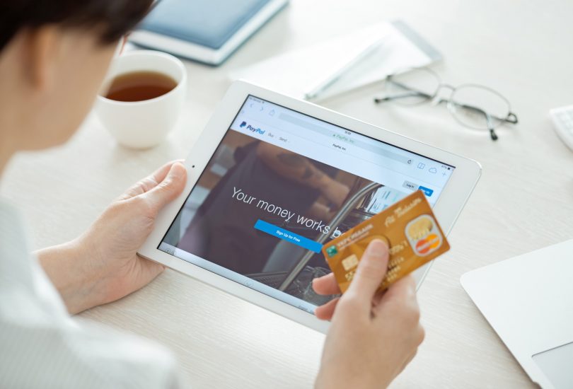 Denar iz računa Paypal lahko na kartico Mastercard zdaj tudi v Sloveniji prenesemo v realnem času