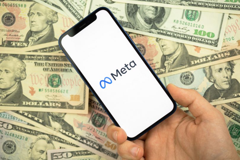 Apple in Evropska unija rušita posel Facebooku