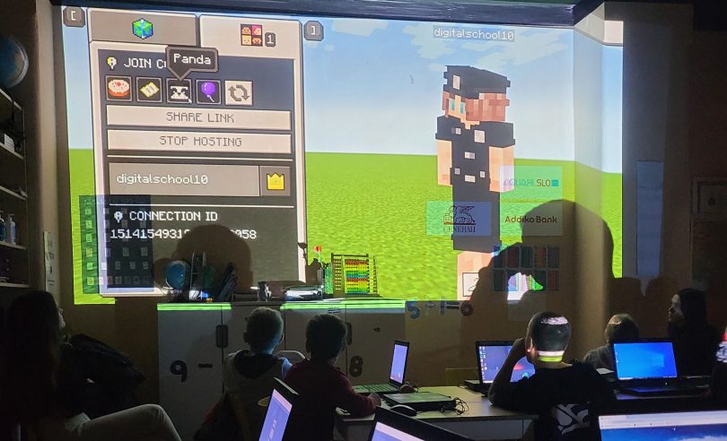 Z Minecraftovim izzivom so otrokom približali svet programiranja
