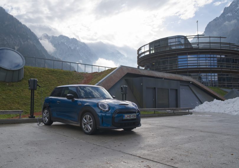 Mini Electric SE: Zabava kratkega daha (#video)