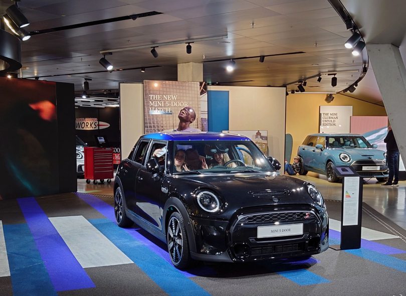 KONEC LETA: Cene avtomobilov, tako bencinskih kot še posebej električnih so nevzdržne