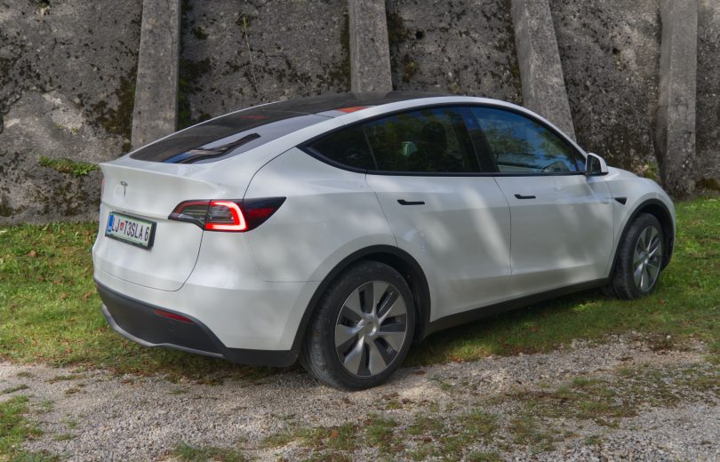 Tesla znova znižala cene, je prenovljeni Model Y pred vrati?