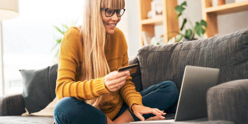 Pri NLB do nadomestne kartice v trenutku