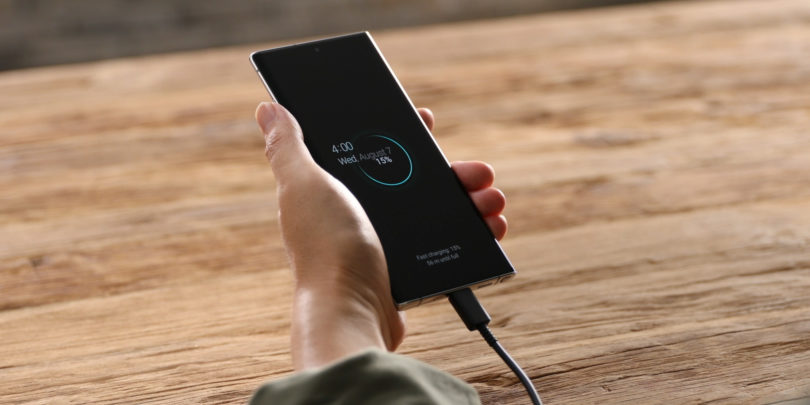 Nekatere lastnosti so iz telefonov pregnali proizvajalci, druge napredek