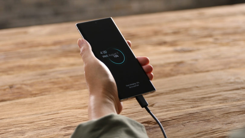 Nekatere lastnosti so iz telefonov pregnali proizvajalci, druge napredek