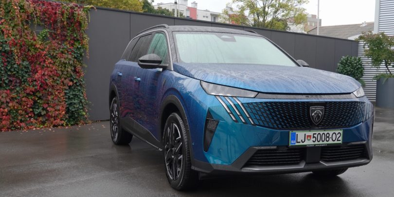 PRVIČ VIDENO Peugeot 5008: Mačkica se obrača na elektriko