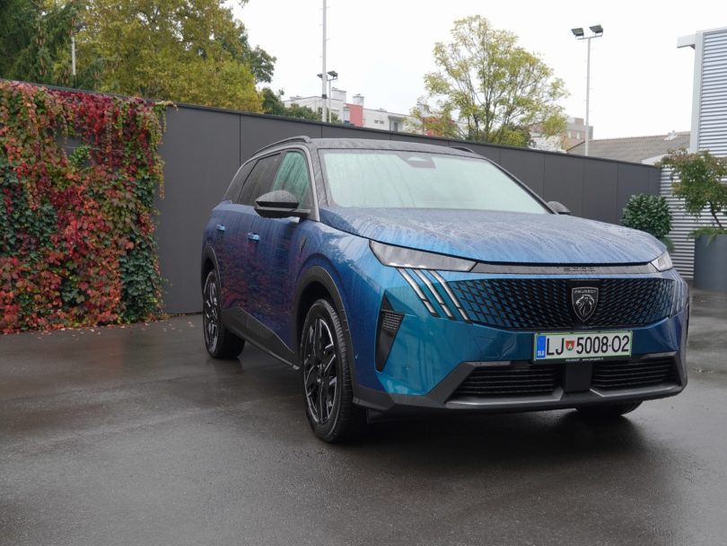 PRVIČ VIDENO Peugeot 5008: Mačkica se obrača na elektriko