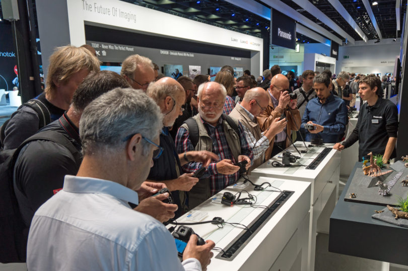 Photokina še ni mrtva in prehaja na vsakoletno frekvenco