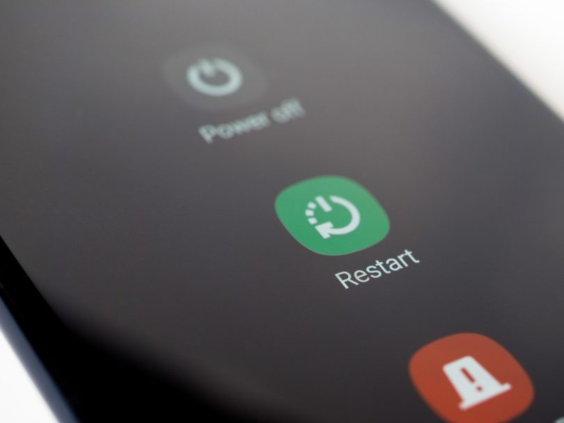 NEDELJSKI NASVET: Kmalu se bodo telefoni sami »RESETIRALI«!