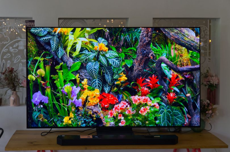Več svetilnosti in umetne inteligence ter manj odbleskov na televizorjih Samsung (#video)