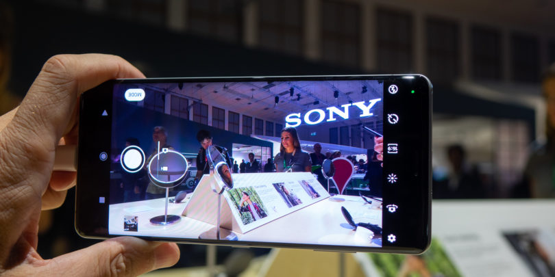 IFA 2018: Izboljšati telefon, ki ga nihče ne kupi, in slušalke, ki jih vsi hočejo