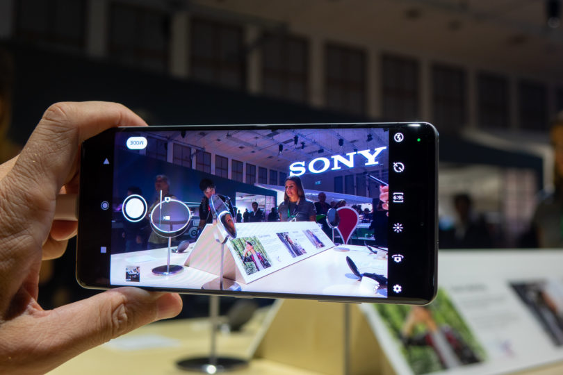 IFA 2018: Izboljšati telefon, ki ga nihče ne kupi, in slušalke, ki jih vsi hočejo