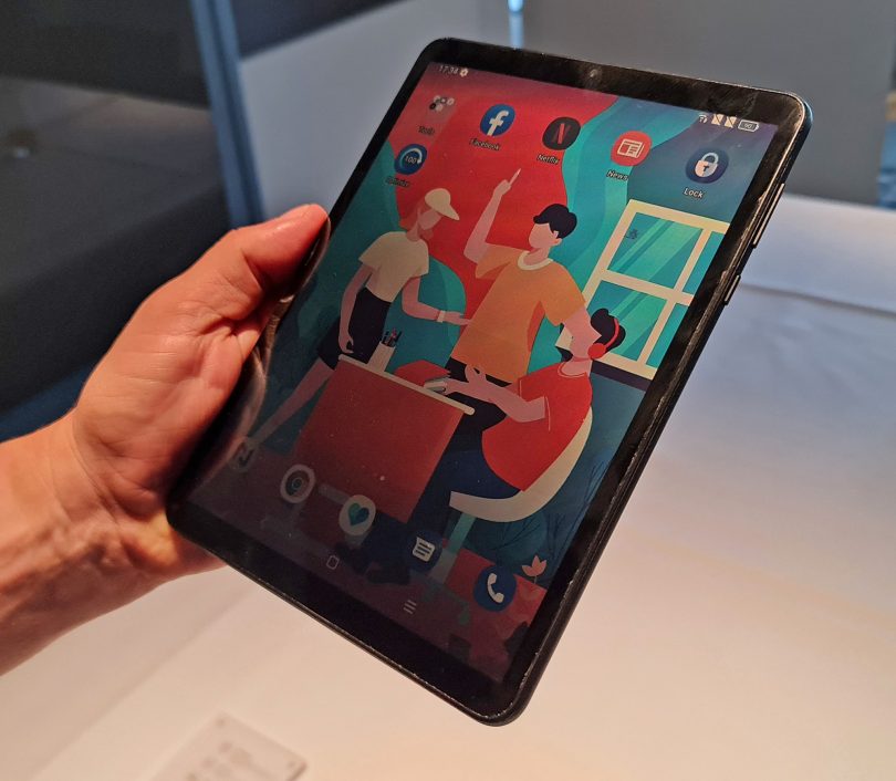 TCL napovedal »papir« nove generacije!