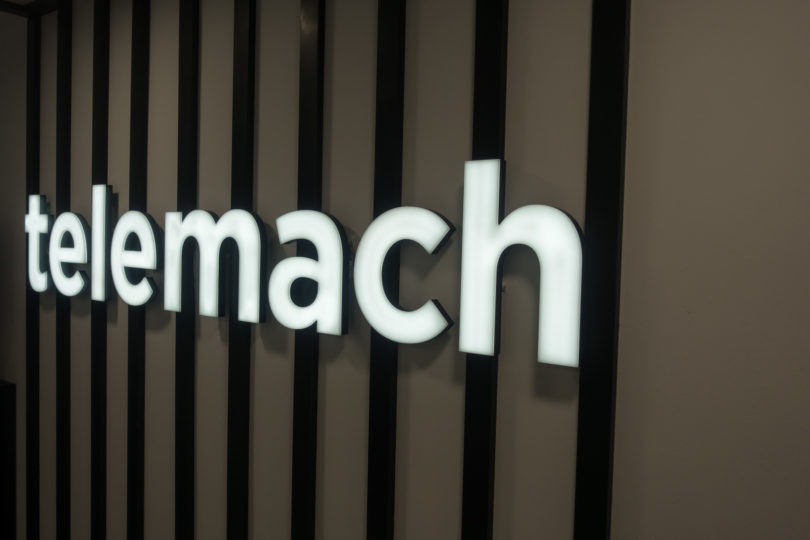 Telemach po novih (cenejših) televizijskih paketih draži mobilne