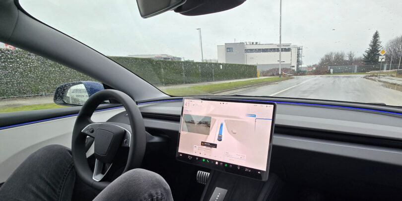 PRVI VTIS Samovozeča Tesla: Avto zna bolje? (#video)