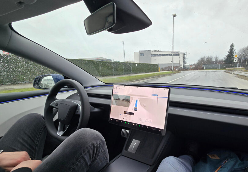 PRVI VTIS Samovozeča Tesla: Avto zna bolje? (#video)