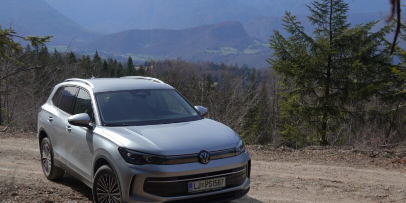 DRUGI POGLED VW Tiguan eHybrid: Elektrika mu res lepo pristaja