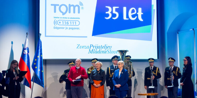 TOM telefon praznuje 35 let in ostaja glas otrok, ki ga odrasli moramo slišati