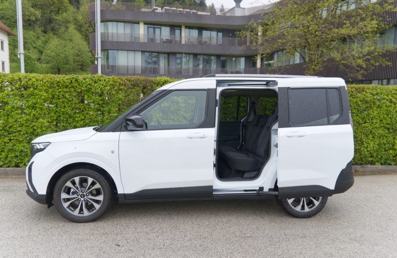 PRVI VTIS Ford Tourneo Courier: Mali simpatični prostornež za družine in obrtnike (#video)