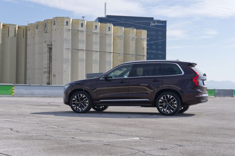 Nova sedemsedežna SUV-ja sta tukaj, na tehnološko najnaprednejšo limuzino bo treba še malo počakatisedežev