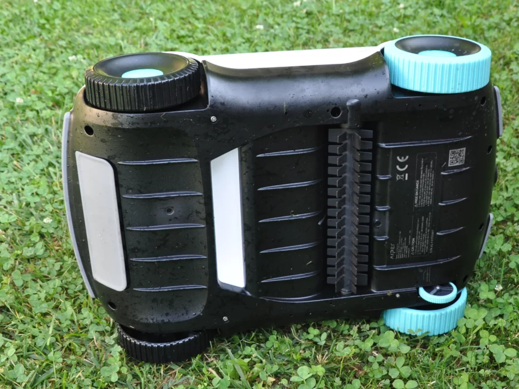 bazenski robot Aiper Scuba L1