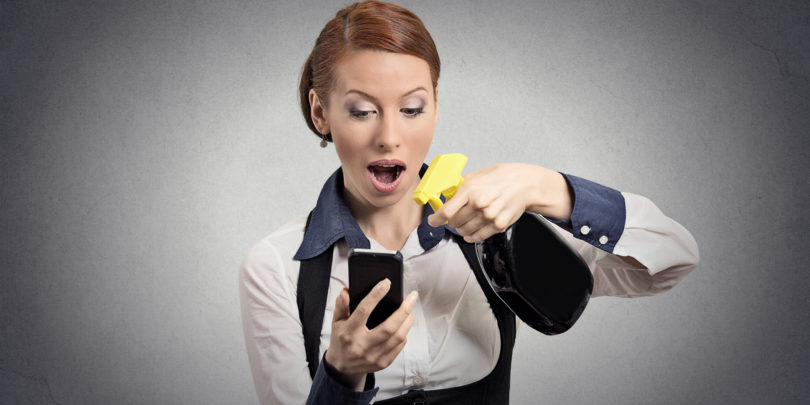 NEDELJSKI NASVET: Kako pravilno in varno očistiti pametni telefon, da se ne okužite s koronavirusom?