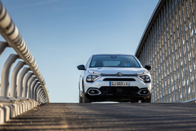 Citroen e-C4 in e-C4 X še z nekoliko večjo baterijo, manjša ostaja v ponudbi