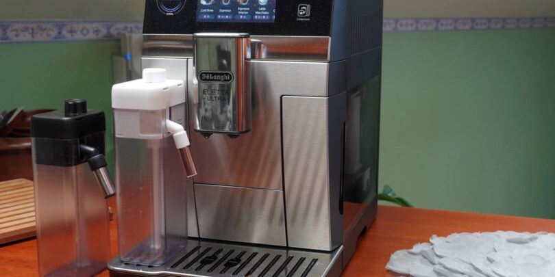 De’Longhi Eletta Ultra: Zvrhane skodelice precej spodobnih kav