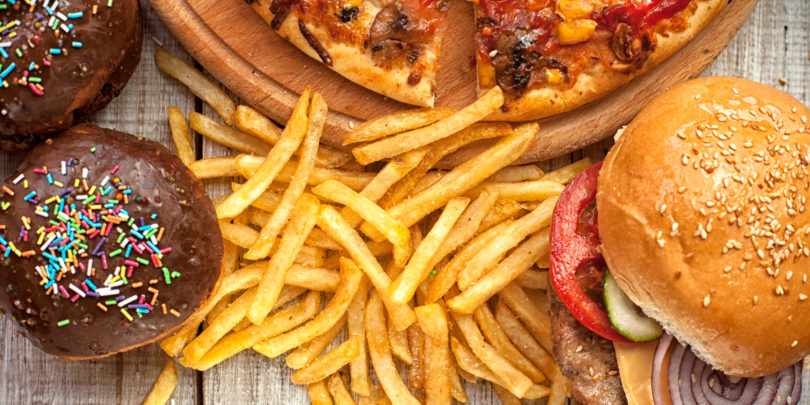 »Junk food« algoritmi in svet, ki nas z njimi hrani