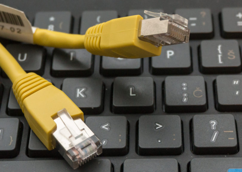 Ministrstvo je opustilo idejo o davku na internet in išče alternative