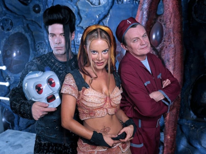 SPREGLEDANO Lexx: Tako bedasta, da je že odlična (#videonapovednik)