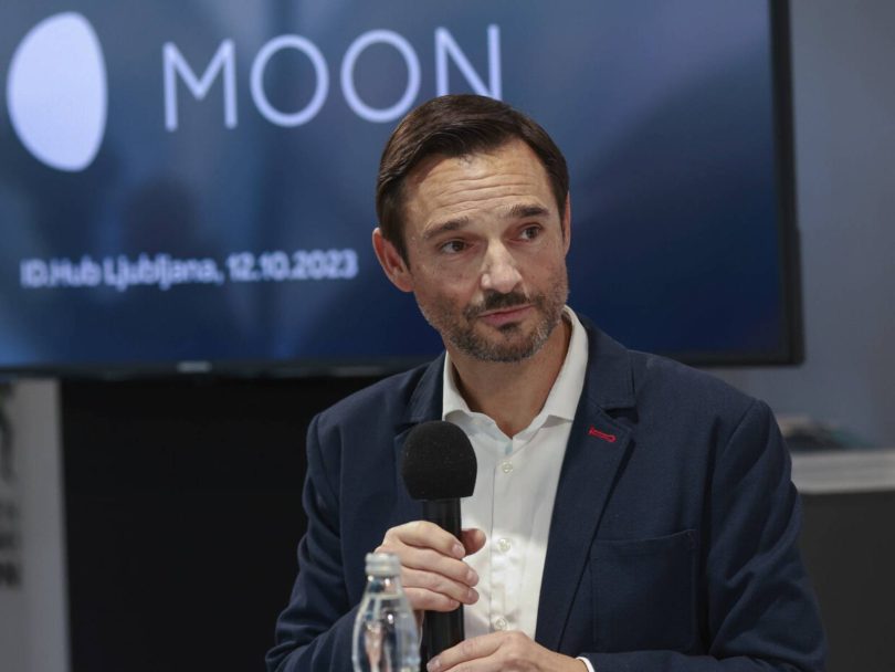 NEDELJSKI NASVET: Moon se je lotil gradnje energetske skupnosti