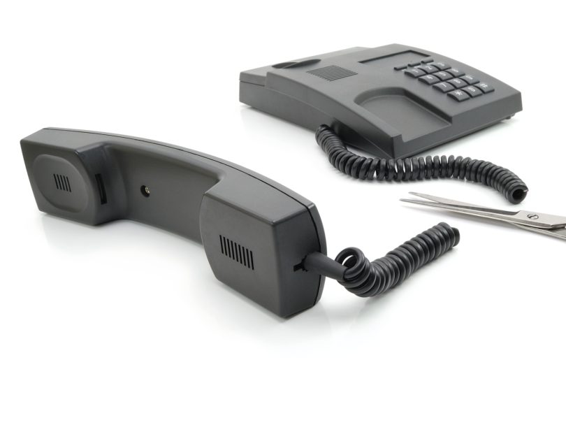 NEDELJSKI NASVET: Ali je čas, da se znebite fiksnega telefona